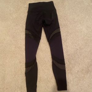 Mesh lululemon leggings/tights